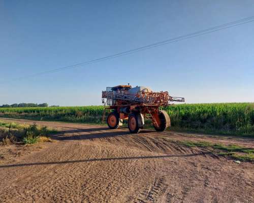 Jacto 2500 - 24 Mts ( NO TOM Canje )