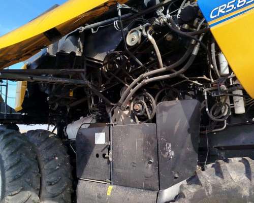 New Holland 5.85 Cemeentada. M6300hs. R 4100 Hs de Productor