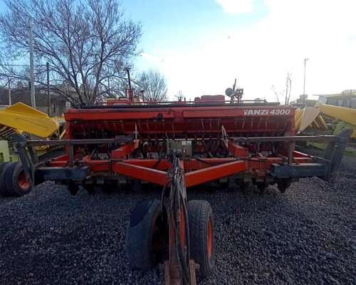 Sembradora de Granos Finos Tanzi 4300