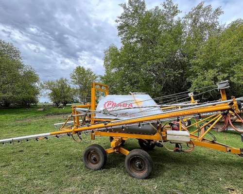 Vendo Pulverizadora de Arrastre Praba