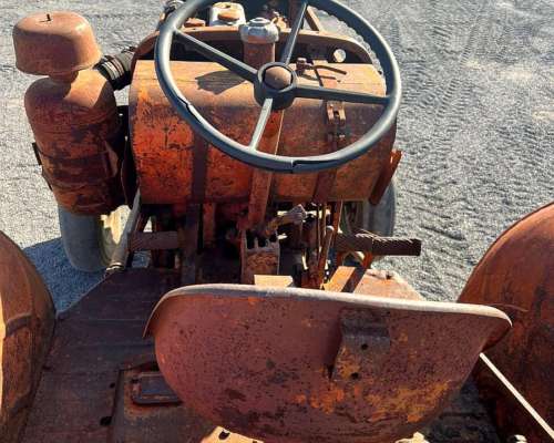 Tractor Fiat R60 con Bomba Hidráulica Grande