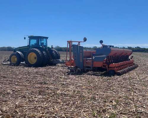 Sembradora Agrometal TX Pivot, Autotrailer.