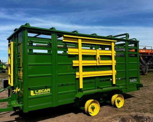 Acoplado Jaula Vaquero para 4-6 Animales