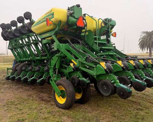 Plantadora John Deere 1795 con Exact Emerge