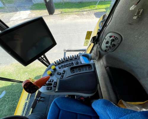 Cosechadora New Holland CR8.90 - Usada - año 2017