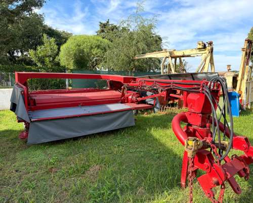 Segadora Kuhn 302 C/giro