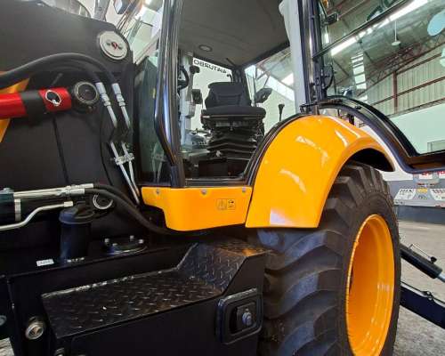 Retroexcavadora Europea Cukurova 884 con Plan Agro