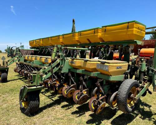 Sembradora Marca Erca de 14 Lineas a 52 a Placa