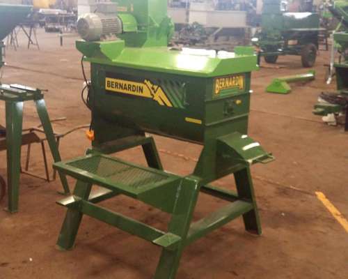 Mini Moledora y Mezcladora de Alimento 100kg Bernardin