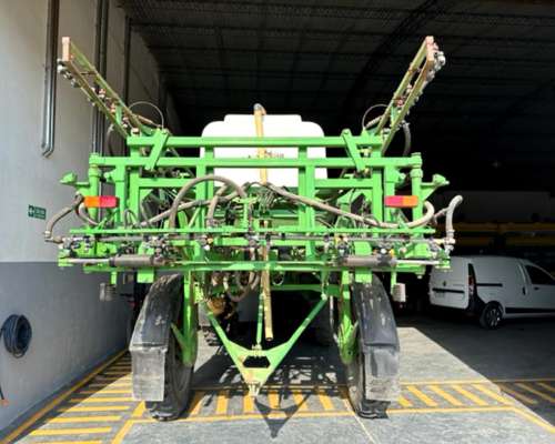 Pulverizadora Metalfor Múltiple 2800 4X2 año 2004
