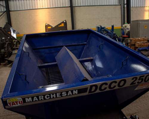 Fertilizadora de Arrastre Dcco 2500 Tatu Marchesan
