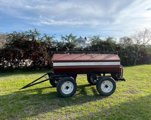 Acoplado Cisterna 2000 LG C Bomba