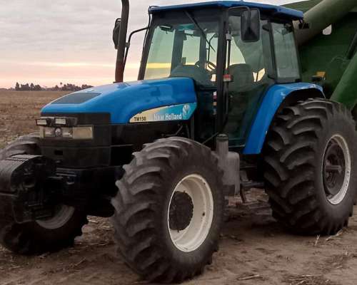 Tractor New Holland TM 150.