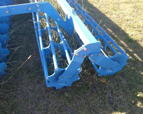 Grada de Discos Compactos Lemken Modelo Heliodor 9/700 K a