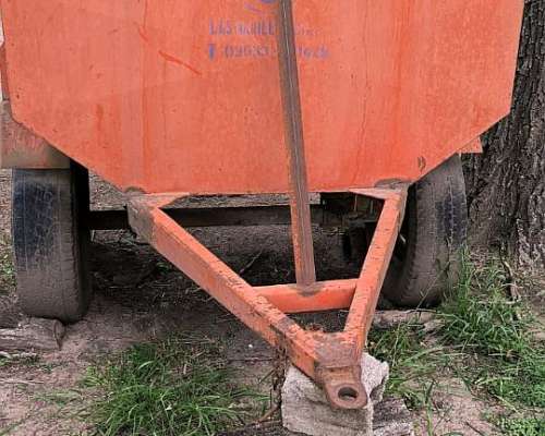 Cisterna 1500 Lts con Bomba