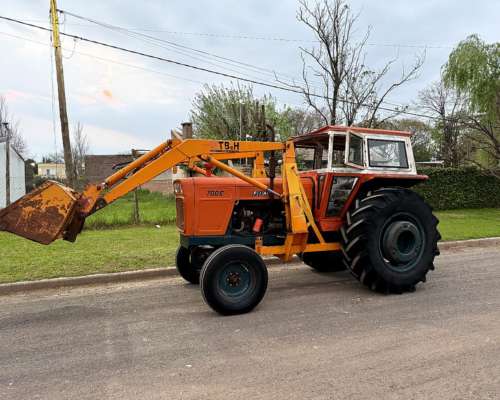 Fiat 700 e año 1978 con Pala Frontal TBH