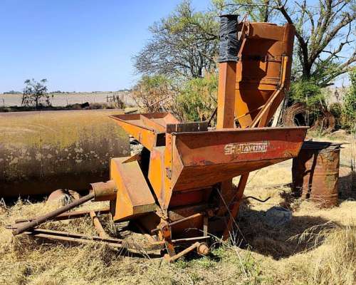 Moledora de Fardo y Granos Schiavoni.