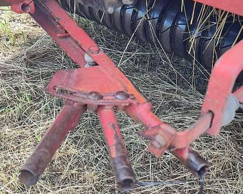 Rotoenfardadora Mainero 5880 año 2006