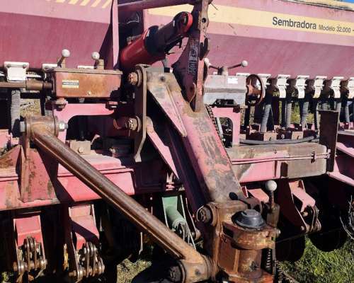 Sembradora Bertini 32.000 de 36 Lineas