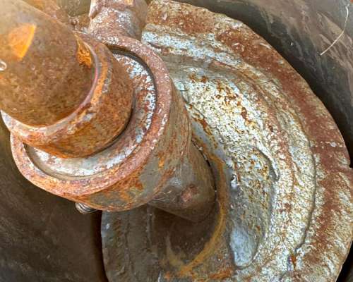 Tolva Ombu 16,5 TN. año 2004.