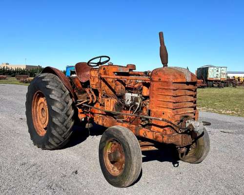 Tractor Fiat R60 con Bomba Hidráulica Grande