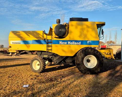 Cosechadora New Holland TC 5090, año 2008