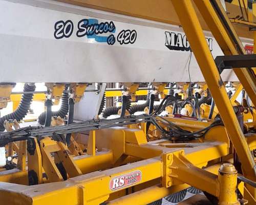 Equipo MF 1690 y Ascanelli RS 3000 Magnum 20 a 42 CM.