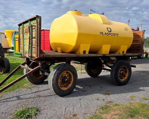 Acoplado con Tanque 6000l