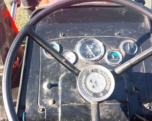 Tractor Massey Ferguson 1175 Restaurado con Pala Ceibo