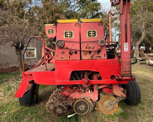 Sembradora Bertini 32000 de 30 a 22