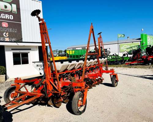 Sembradora Migra S-22 de 9 Surcos a 52 CM.