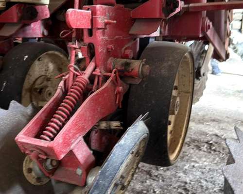 Sembradora Giorgi Precisa 8000 de 24 Lineas a 52 cm