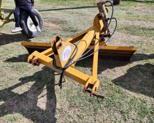 Niveladora de Tres Puntos Falco con Cilindro Hidráulico