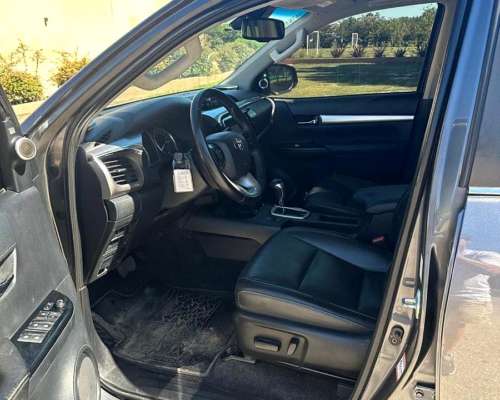 Toyota Hilux 2.8 TDI CD 4X4 SRX AT6 204cv 2021 U$32.999 R/M