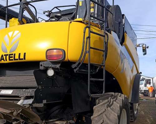 New Holland CR 9060