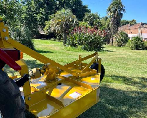 Desmalezadora 1.20 Ancho de Corte Acople de Tres Puntos