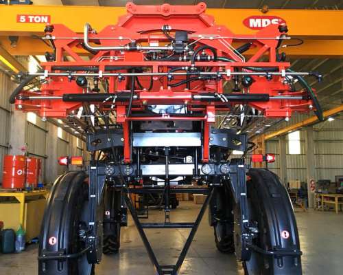 Pulverizadora Autopropulsada Kuhn Stronger MT