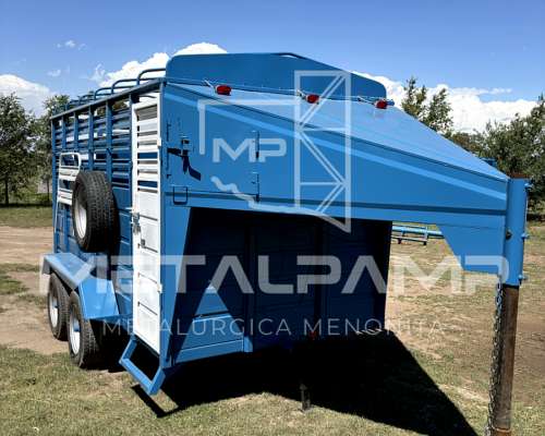 Jaula para Hacienda o Caballos con Cigueña/ Cisne.