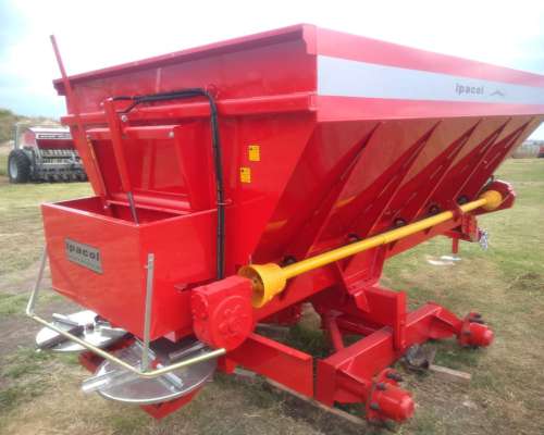 Distribuidor de Guano Ipacol DSE 12.500 RT