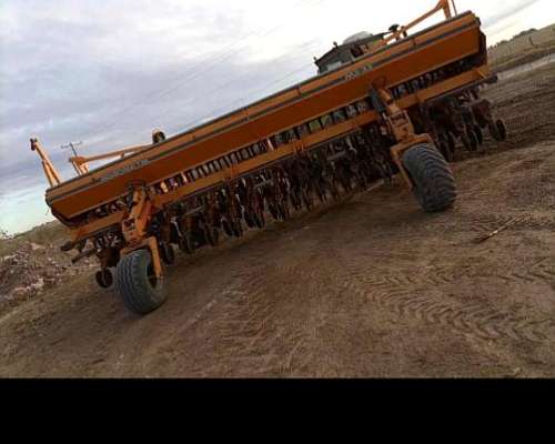 Vendo Sembradora Agrometal MX 33/21 con Alfalfero