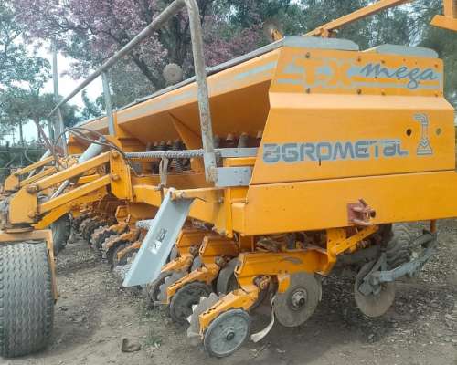 Sembradora Agrometal TX Mega de 16 a 52 - Abonador en Linea