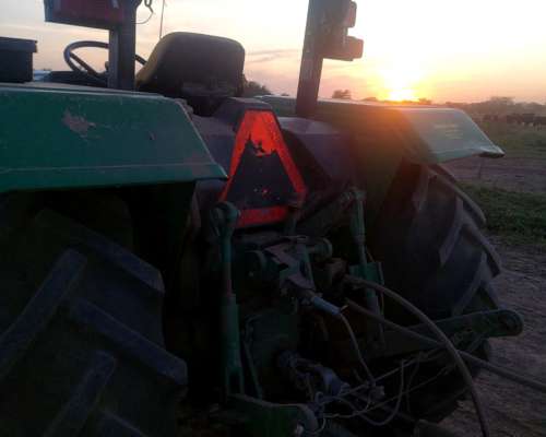 Tractor John Deere 5065 E. 4X4 . 3 Puntos. Excelente.