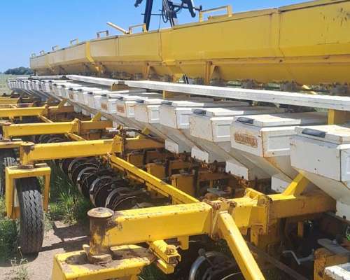 Sembradora Ascanelli, RS 2000, año 2001 , 26 Surcos a 52