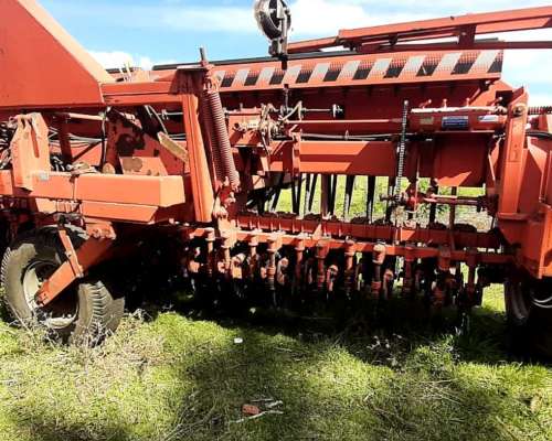 Sembradora Fercam F220 de 31 a 19 cm