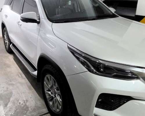 Vendo Toyota SW4 Única por SU Estado