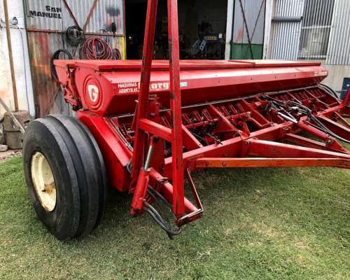 Sembradora Giorgi 28 Surcos a 15cm