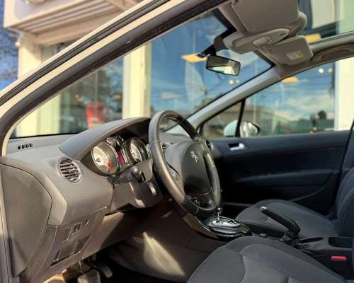 Peugeot 308 Allure Pack NAF THP Tiptronic 2018 con 43.000km