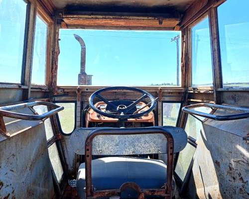 Tractor Fiat 700e con Cabina