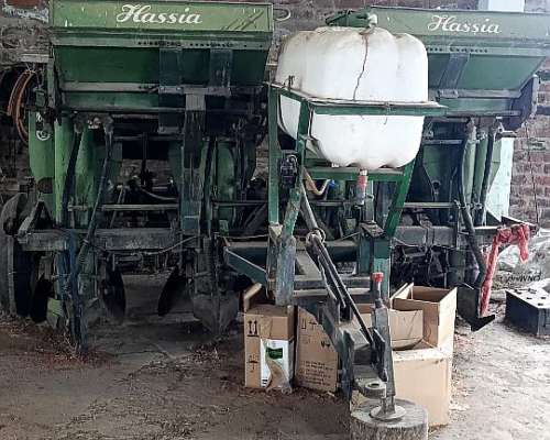 Sembradora de Papa Hassia de 4 Surcos