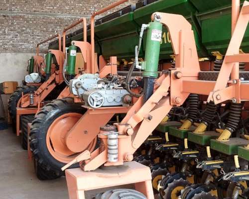 Sembradora Dumaire 810 de 26 a 42 año 2017